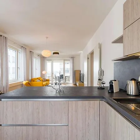 Stilvolles In Bester Lage Von Bergblick Inklusive 1 Br Apartment